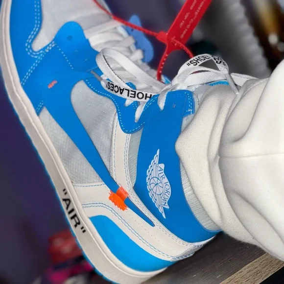 Jordan Virgil Abloh Off-White UNC Blue worn indoors